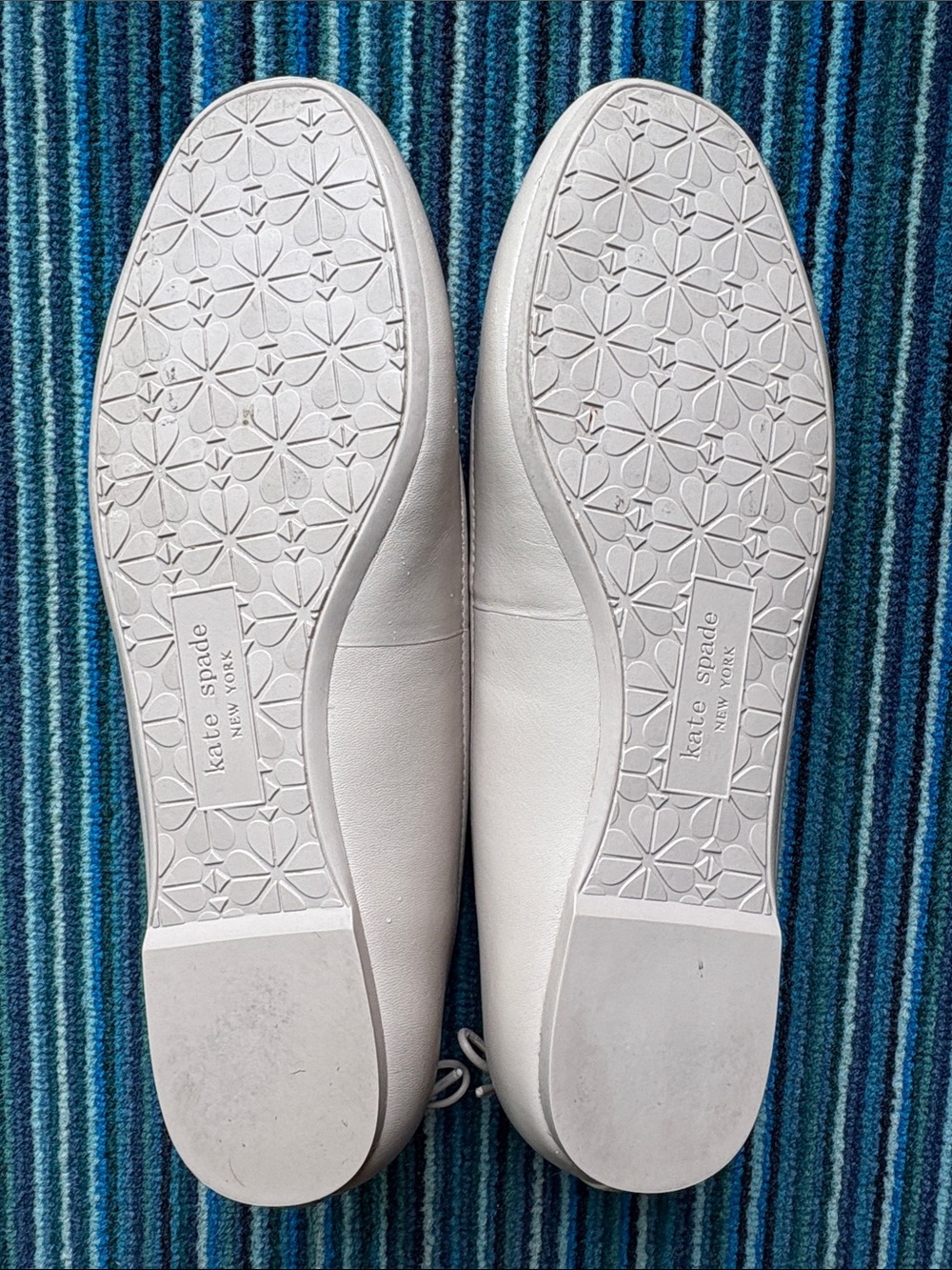 Like New- kate spade Pale Pink Leather Ballet Flats with Bow - Picture 3 of 3
